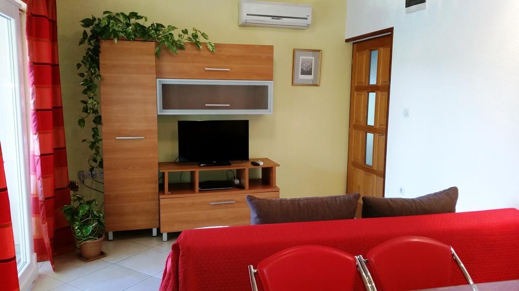 Apartments Buturic Sali Habitación foto
